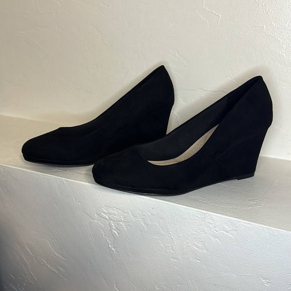 NIB SO Opening black memory foam wedge heels 10 - Picture 4 of 10